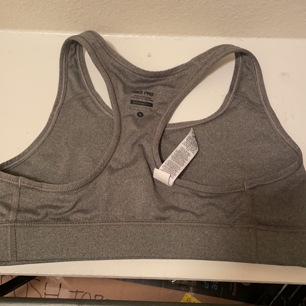 Nike Dri-fit sports bra - Picture 4 of 5